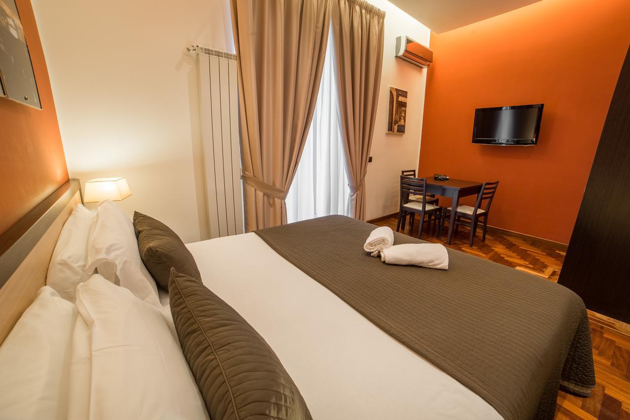 נאפולי B&B Chiaia 32 מראה חיצוני תמונה
